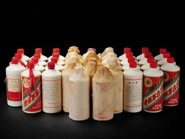 镶黄日照岚山回收酒价格哪里回收(附近上门回收茅台酒）?